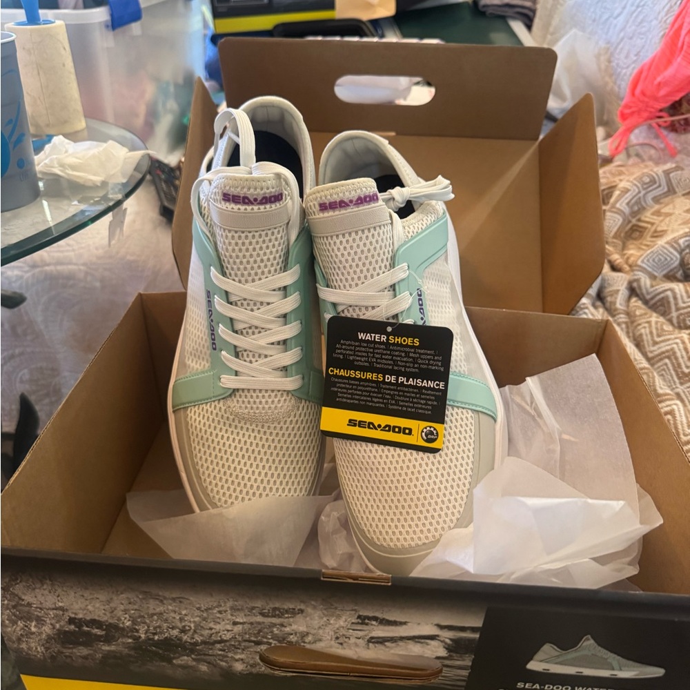 Sea-Doo White and Teal Water Shoes size 11 nib men’s